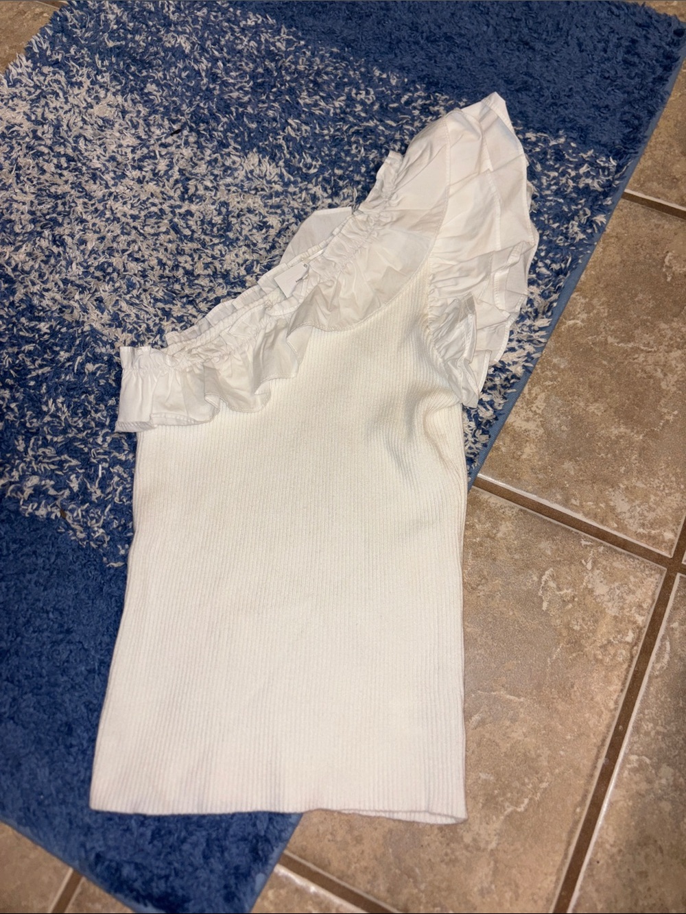 Fate White One-Shoulder Ruffle Tank
